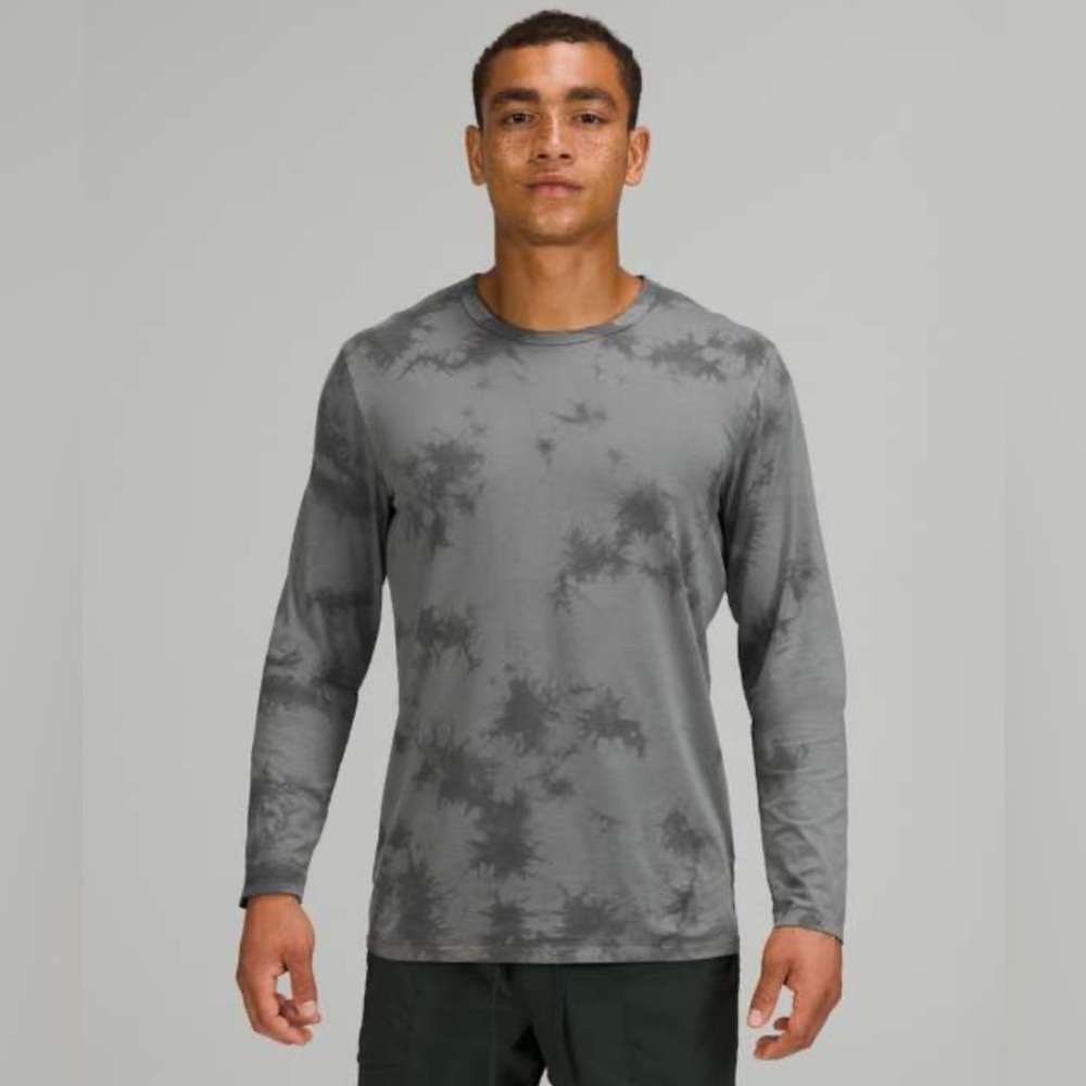 Lululemon Men’s The Fundamental Long Sleeve Shirt, Size XS‎